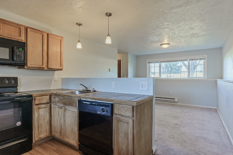 1965 Butte St #B - Photo 2 of 9