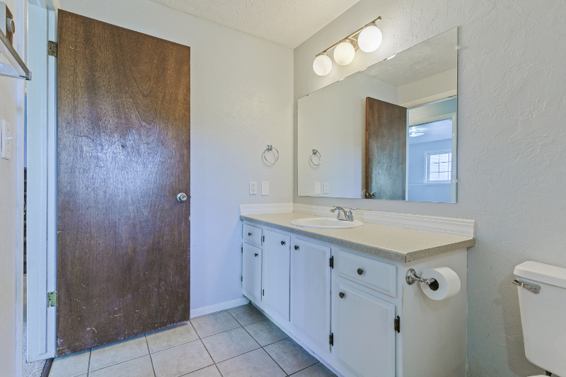 1965 Butte St #B - Photo 7 of 9