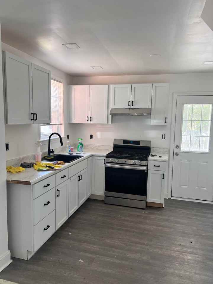 719 31st St Se - Photo 2 of 10