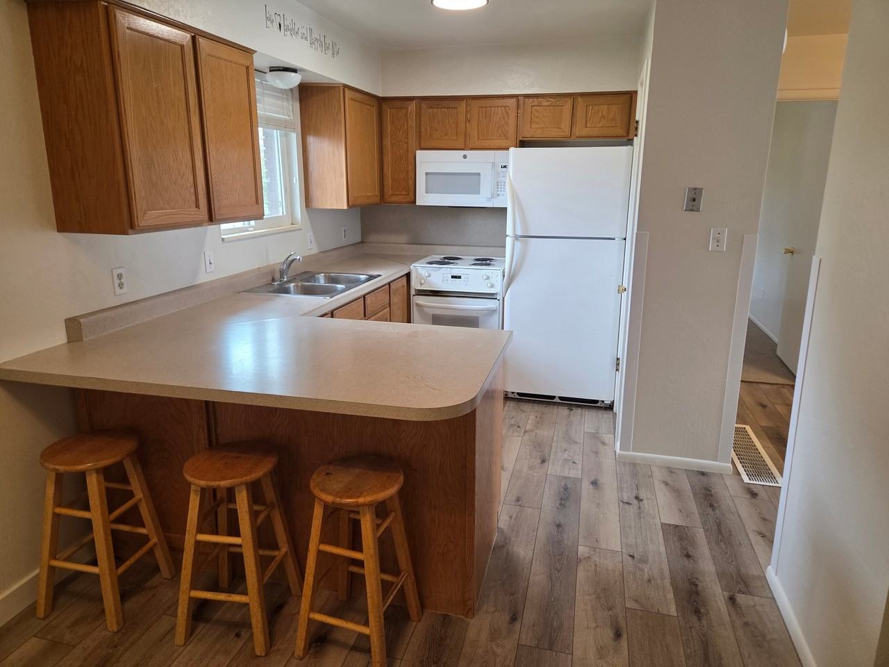 268 W Pioneer Cir #1 - Photo 2 of 30
