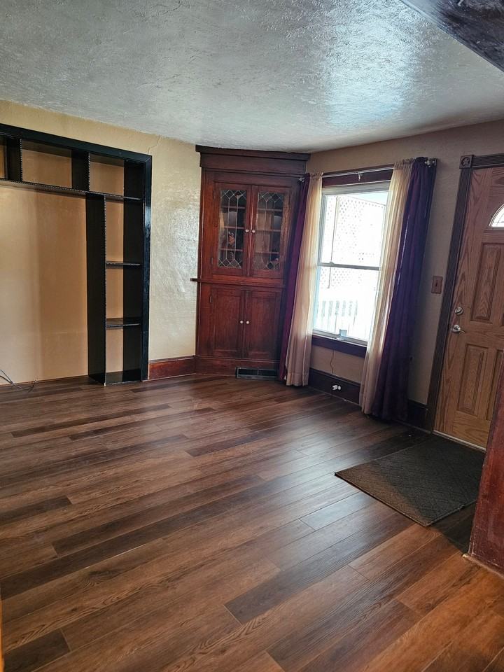 227 Courtland St - Photo 2 of 16