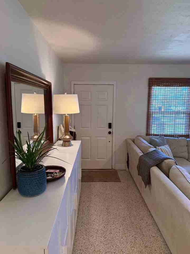 8304 75th Pl - Photo 2 of 14