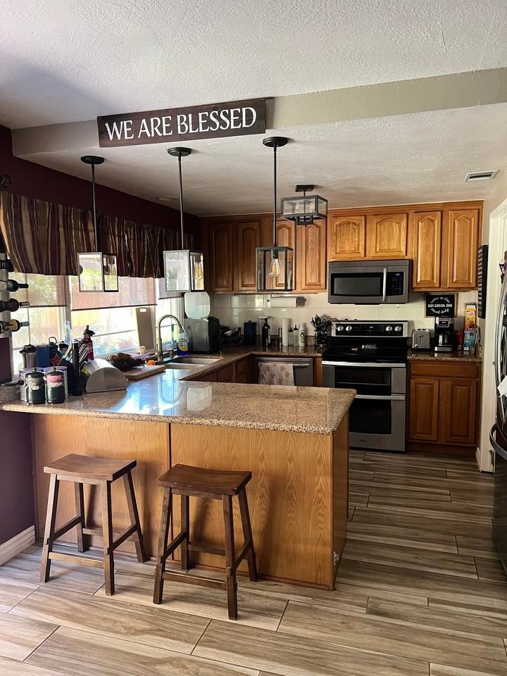 6909 Brookcrest Way - Photo 3 of 9