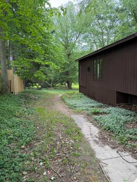 2149 Clinton St - Photo 3 of 20