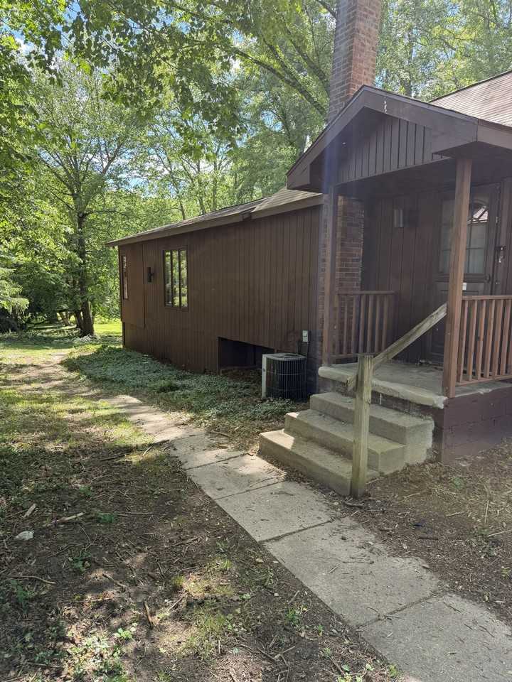 2149 Clinton St - Photo 4 of 20