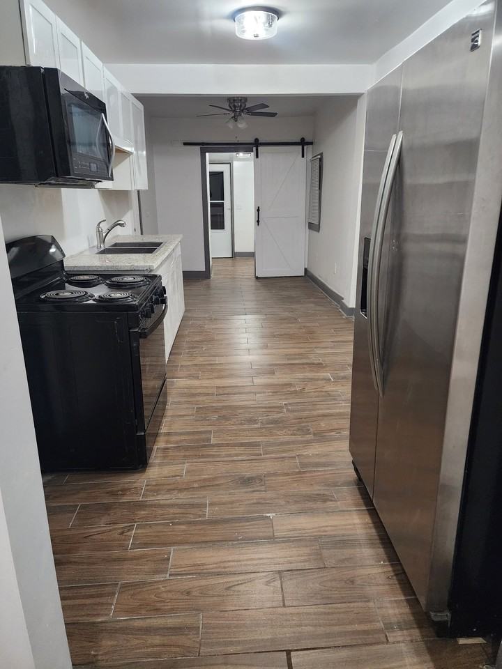 18 Jeanette St - Photo 3 of 18