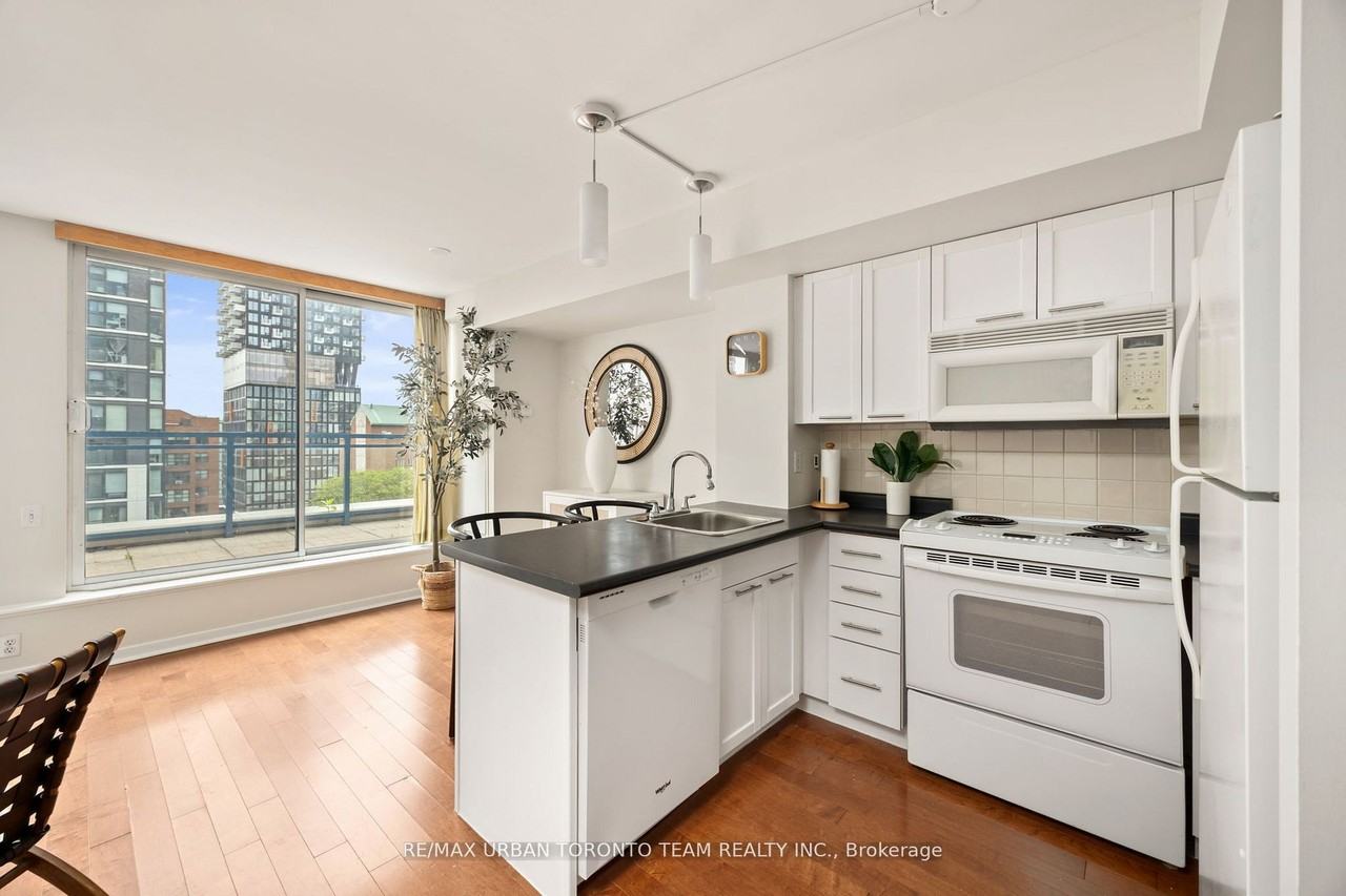 75 Dalhousie Street #1108 - Photo 4 of 12