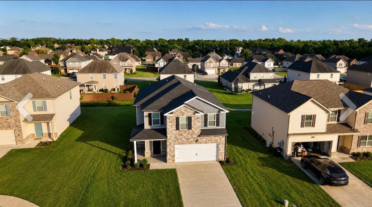 2252 Viking Ct - Photo 3 of 19