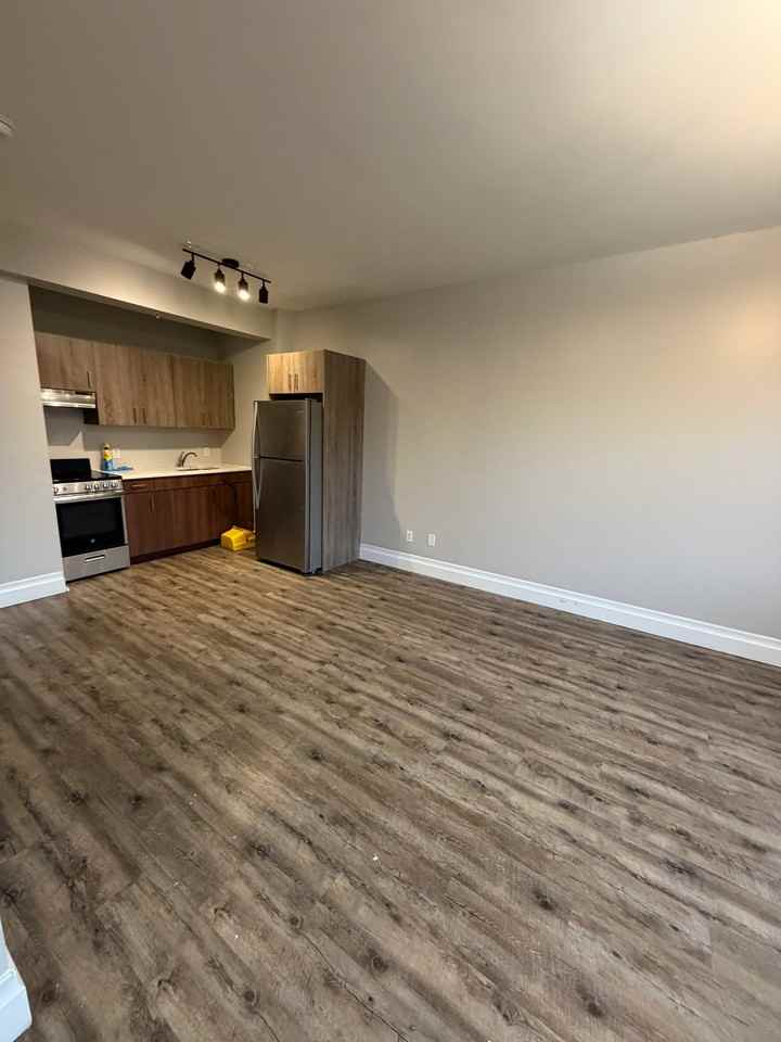 106 N Grove St #403 - Photo 3 of 5