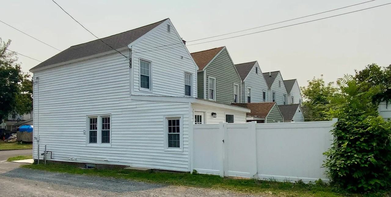 201 15th St - Photo 2 of 19