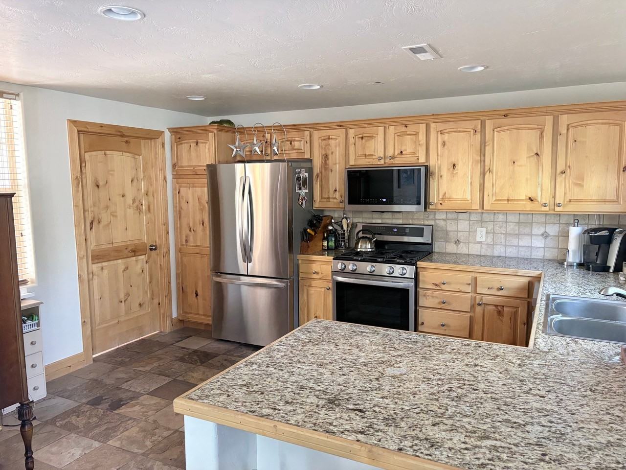 6078 Fox Pointe Cir #C2 - Photo 2 of 25