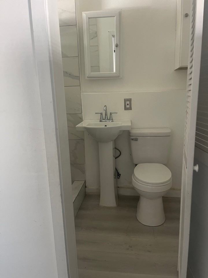 3714 Croton Ave - Photo 3 of 5