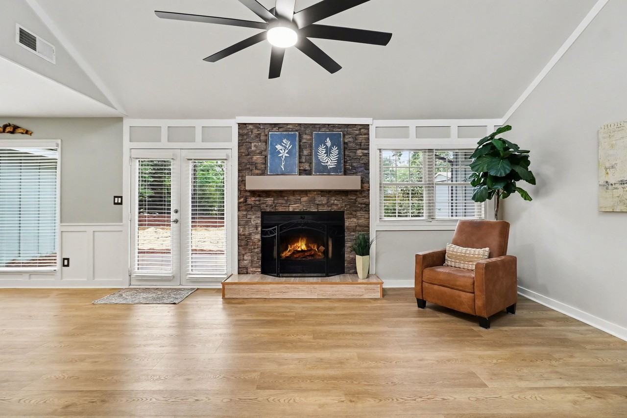 210 Fireside Way - Photo 2 of 14