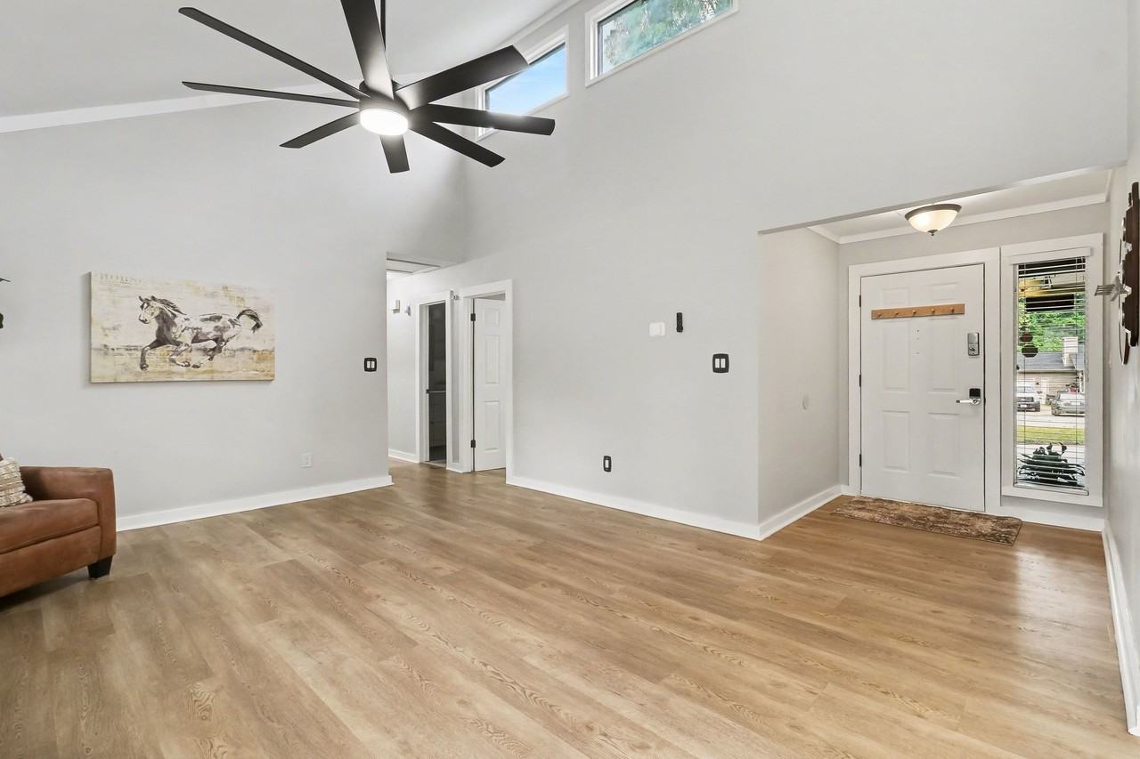 210 Fireside Way - Photo 3 of 14