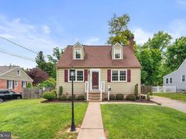 featured image of 404 Forest Ln