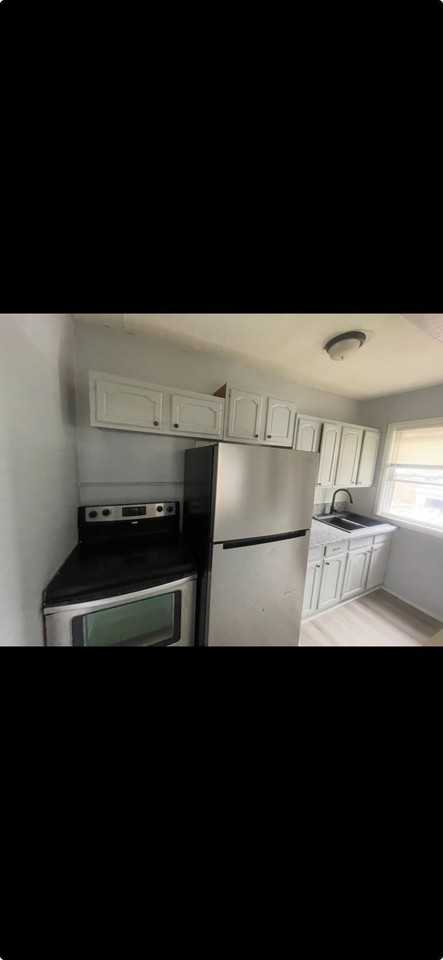 424 N 4th St #D - Photo 3 of 13