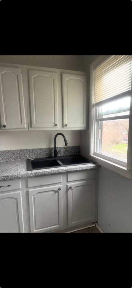 424 N 4th St #D - Photo 4 of 13