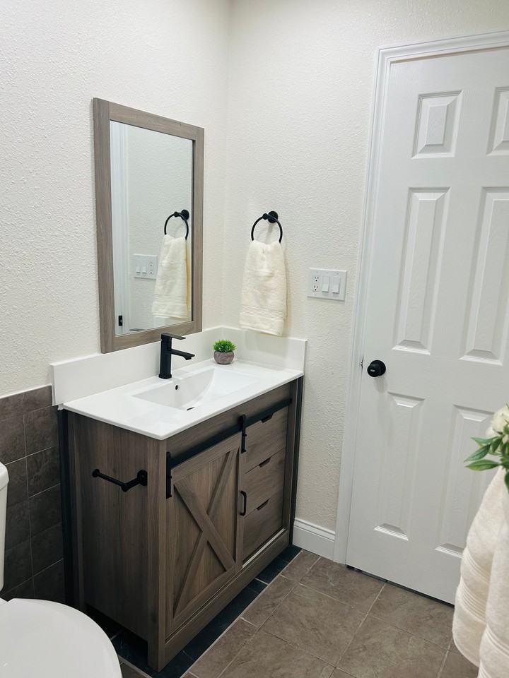 156 Seminole Ave #B - Photo 6 of 20