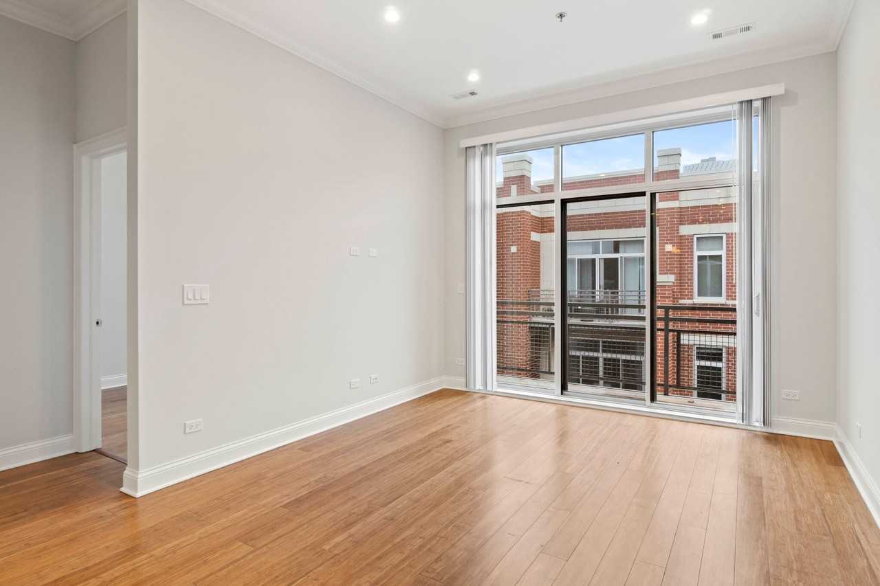 45 S Aberdeen St - Photo 5 of 18