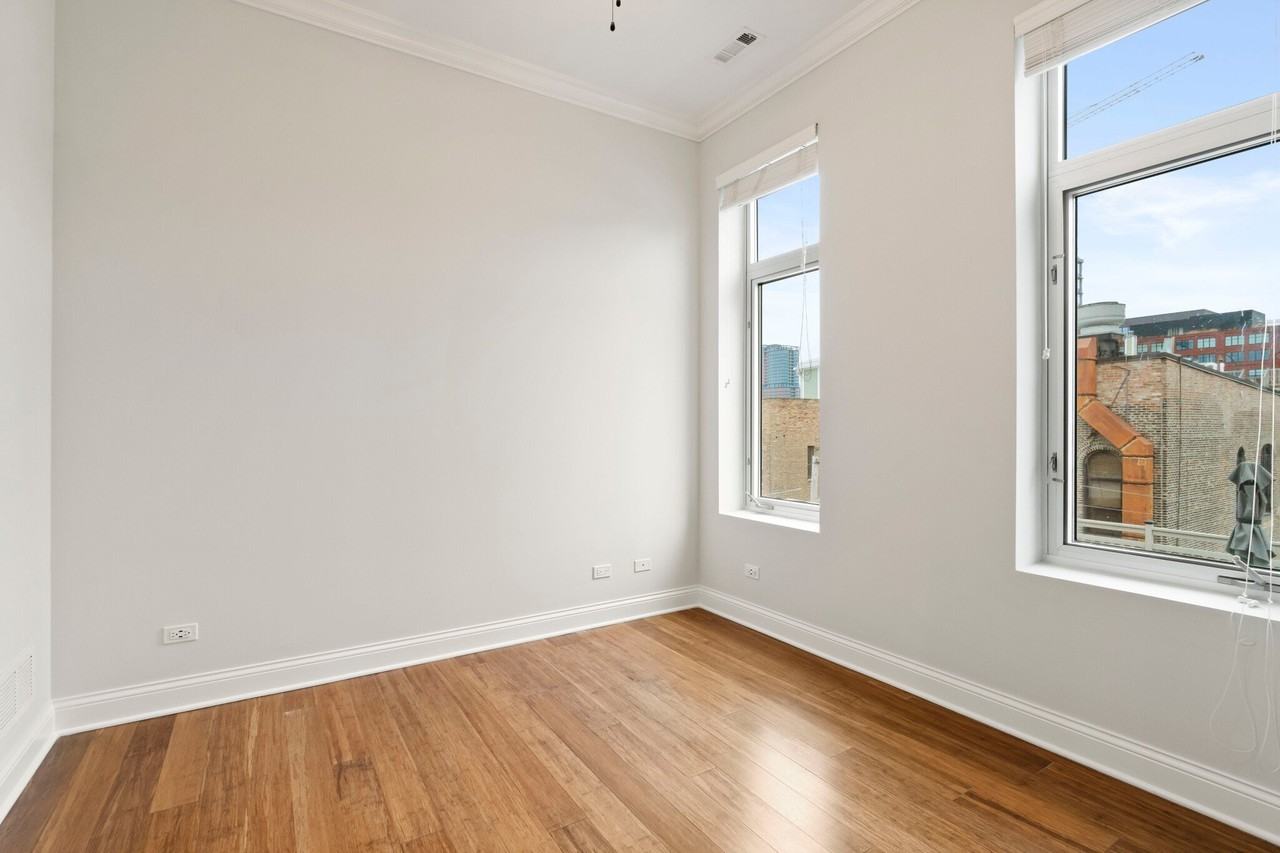 45 S Aberdeen St - Photo 7 of 18