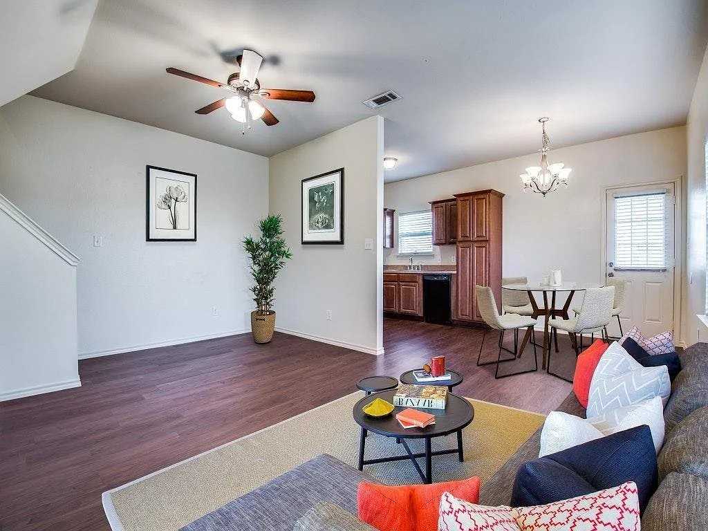 830 Parkplace Rdg - Photo 4 of 14