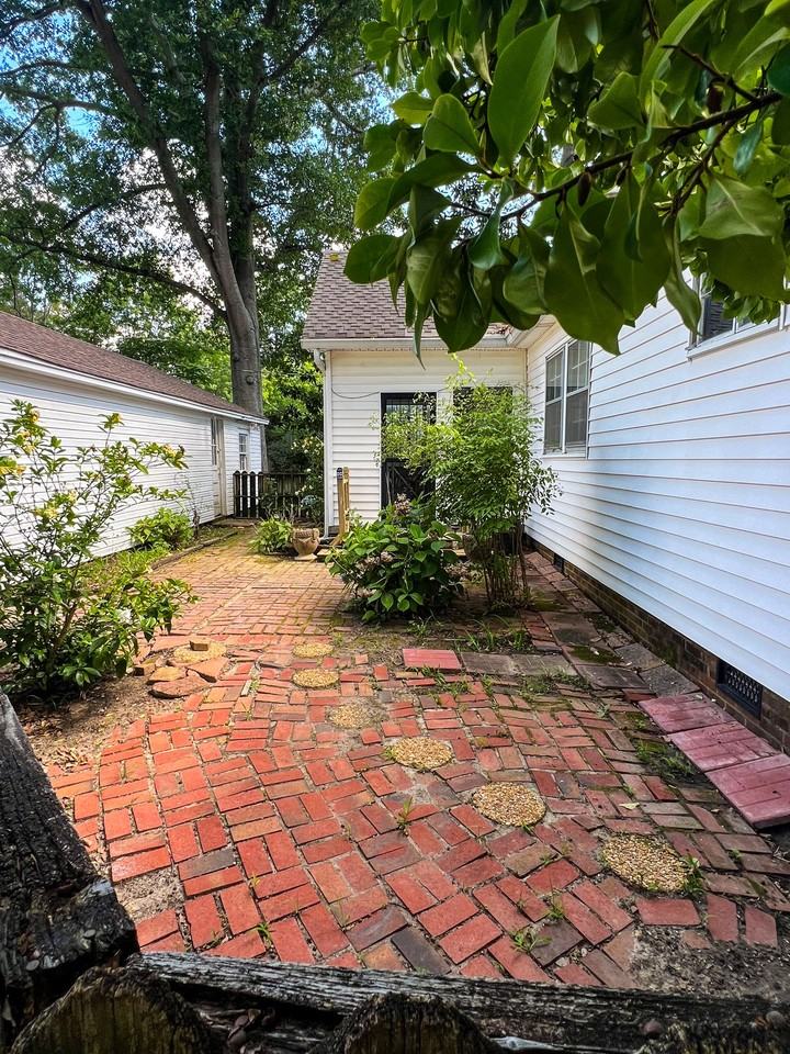 516 N Park St - Photo 3 of 6