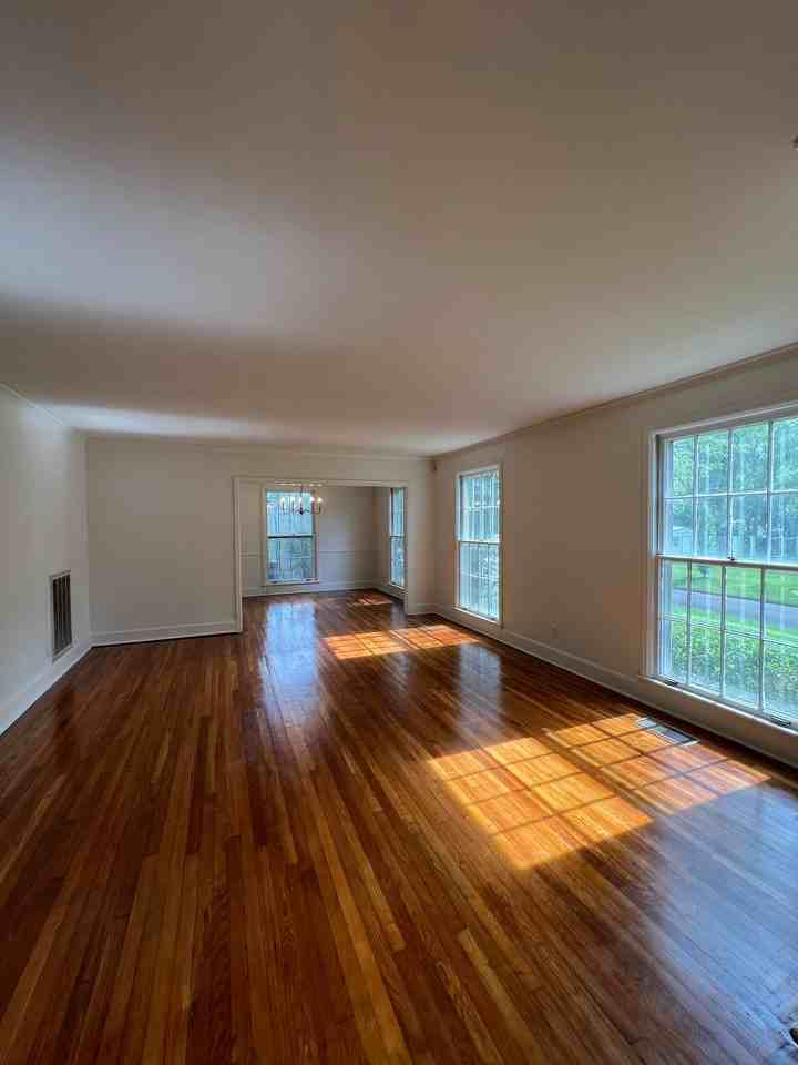 516 N Park St - Photo 4 of 6