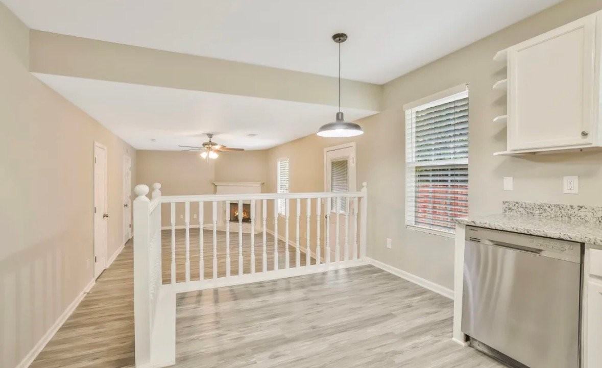 2202 Clayton Rdg - Photo 3 of 12