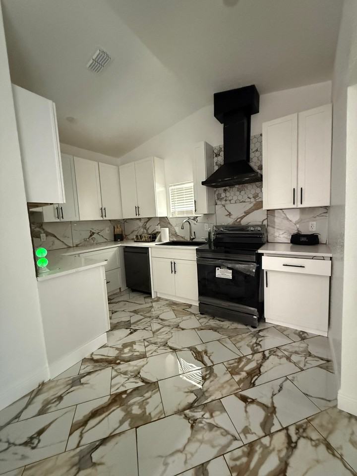 134 Jackson St - Photo 5 of 20