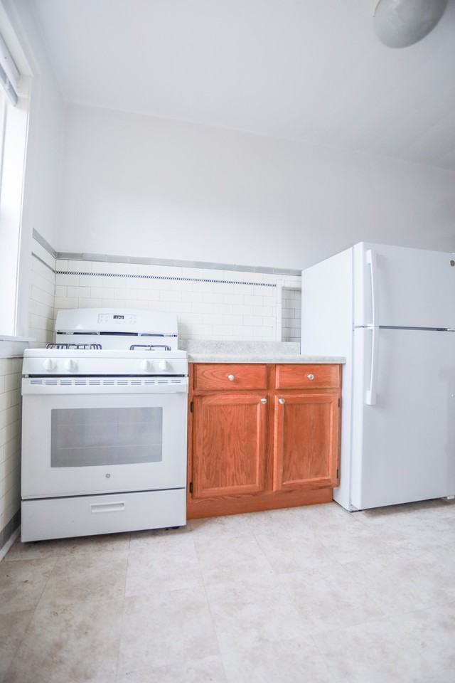 7447 N Claremont Ave #2 - Photo 4 of 8