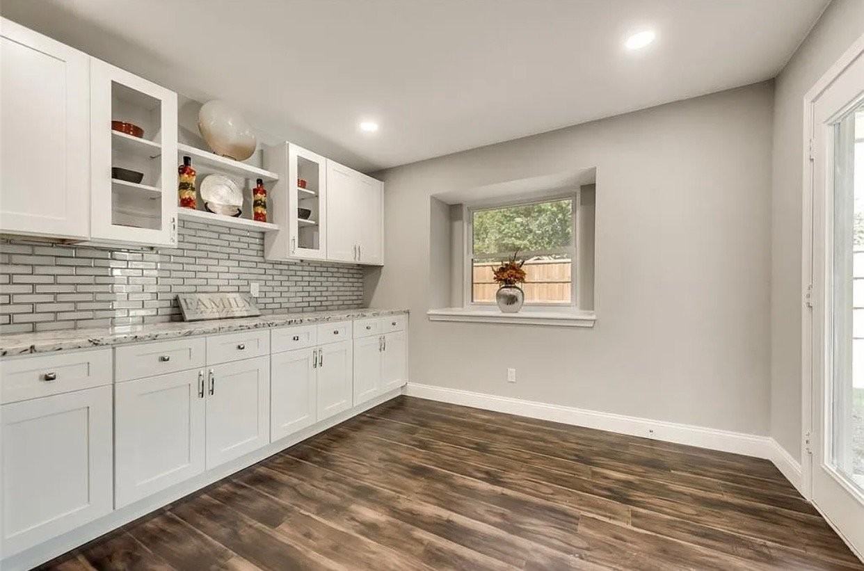 206 Bowie St - Photo 5 of 15