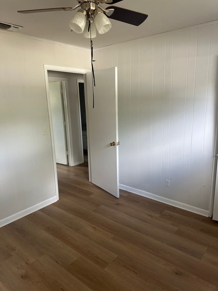 200 Linden St - Photo 7 of 9