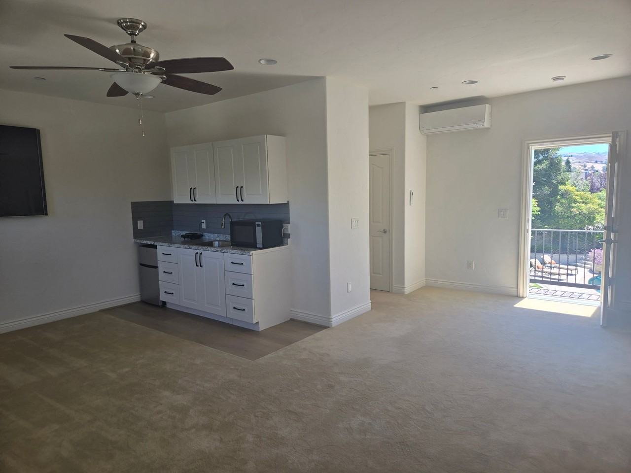 1850 Kickapoo Ct #1-2 - Photo 4 of 10