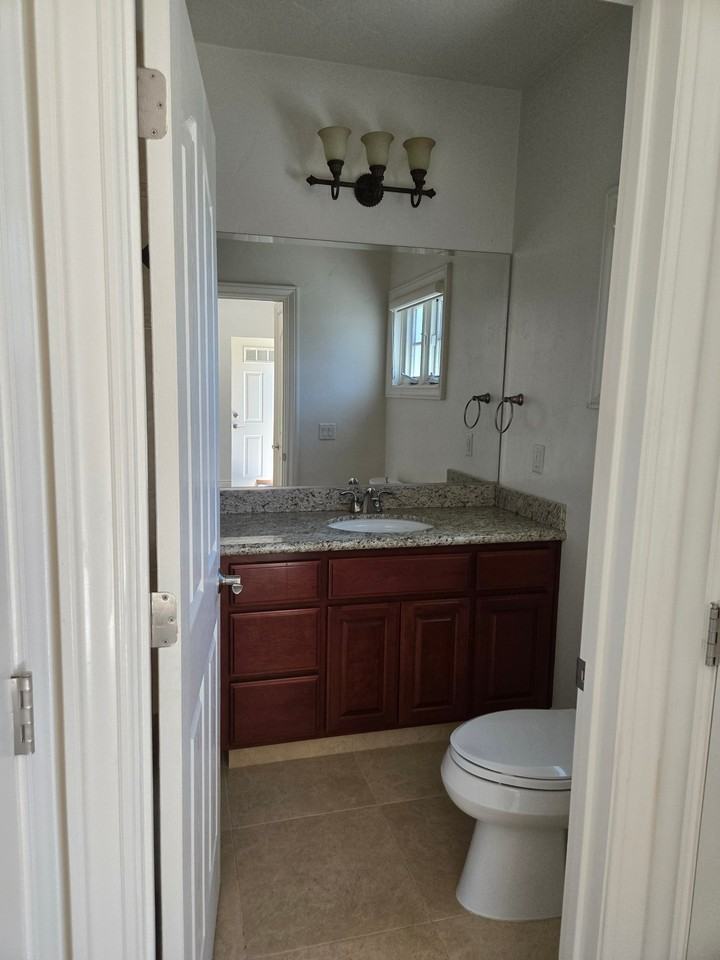 1850 Kickapoo Ct #1-2 - Photo 7 of 10