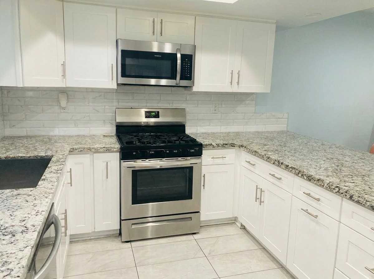 4746 W 173rd St #N - Photo 5 of 15