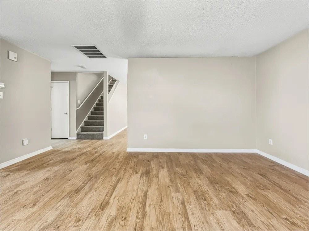 3166 Teodoro Dr - Photo 3 of 10