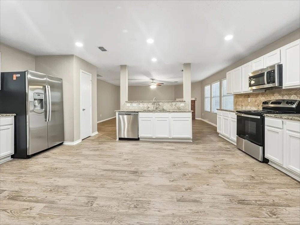 3166 Teodoro Dr - Photo 7 of 10
