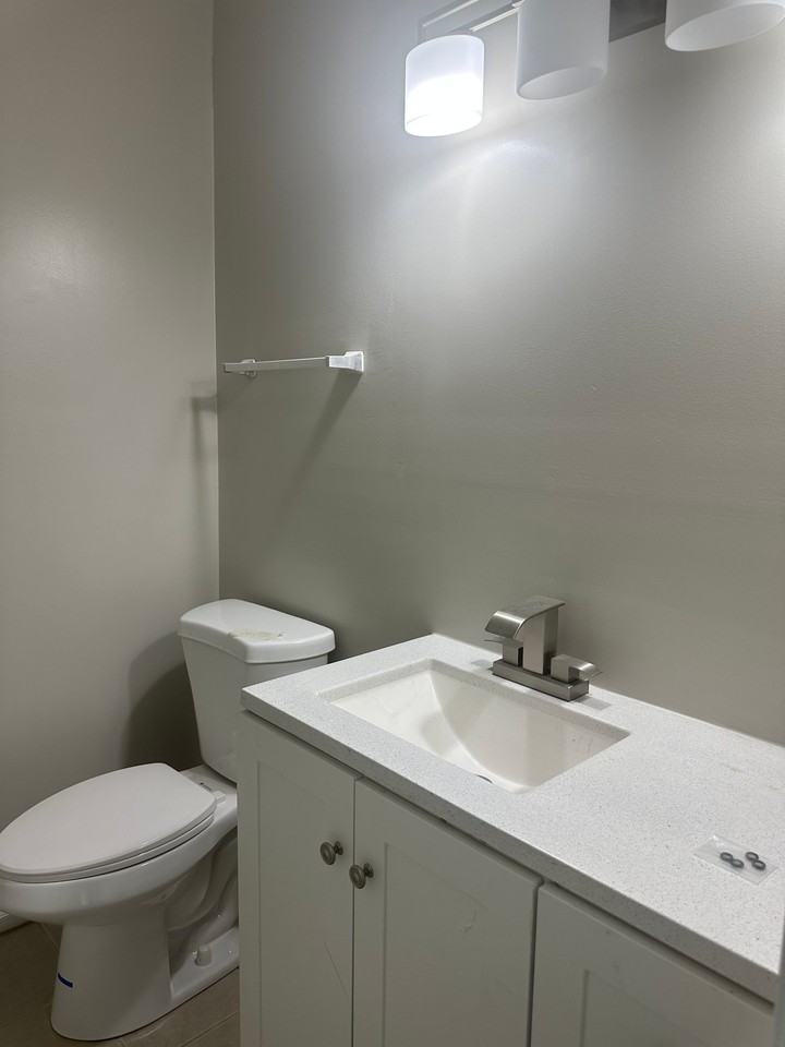 5574 Windwood Rd - Photo 2 of 6