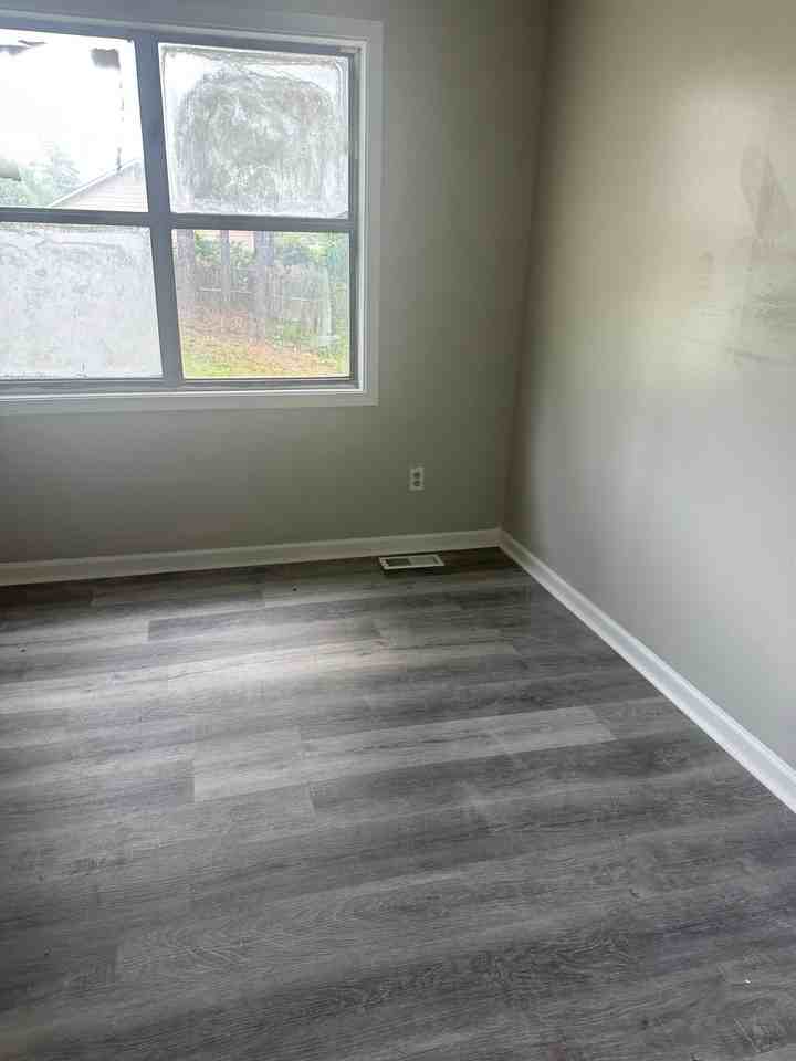 5574 Windwood Rd - Photo 3 of 6