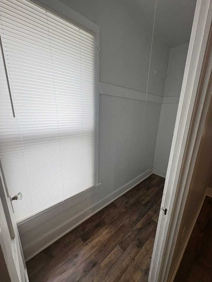 919 1/2 Columbia Ave #1 - Photo 3 of 9