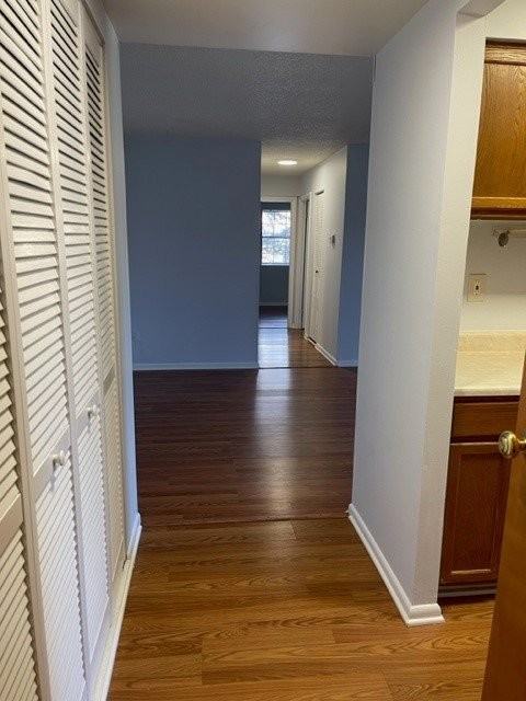 2409 Pond View Dr - Photo 2 of 16