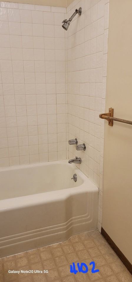 410 6th St - Photo 6 of 9