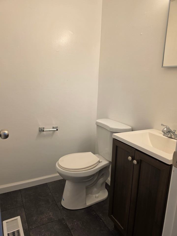 2424 Smith Rd - Photo 3 of 11