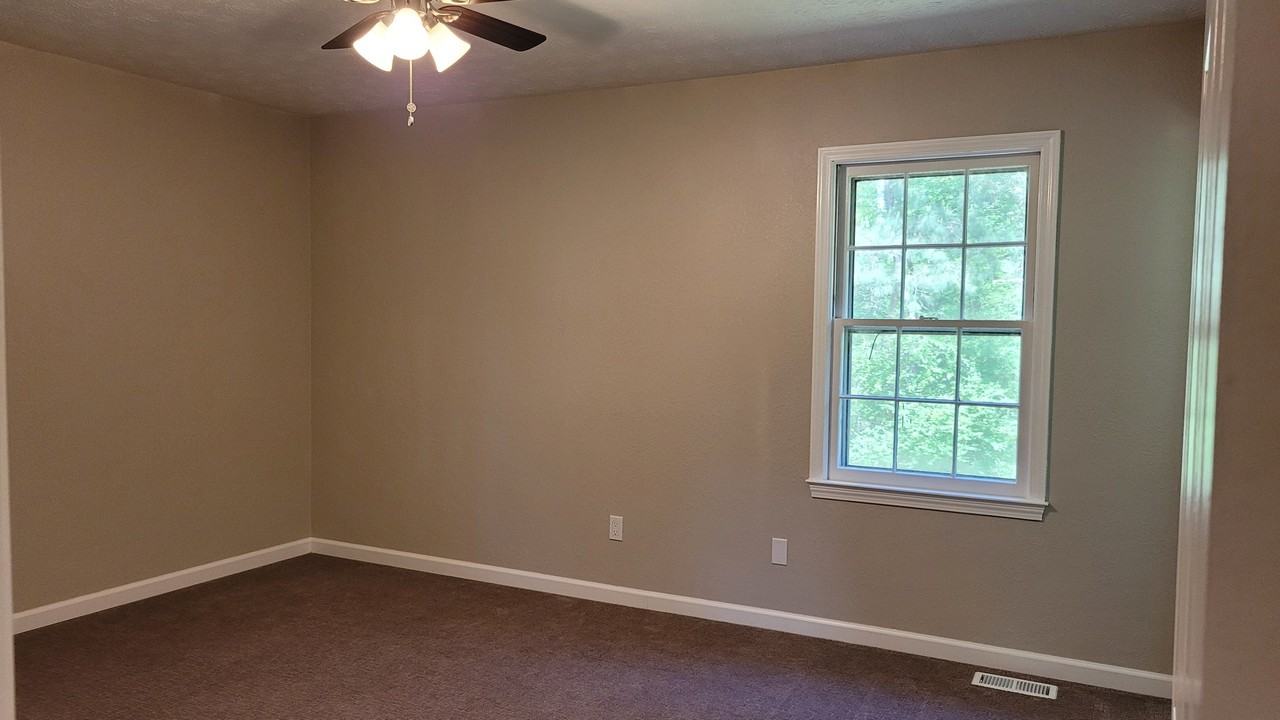 2424 Smith Rd - Photo 6 of 11