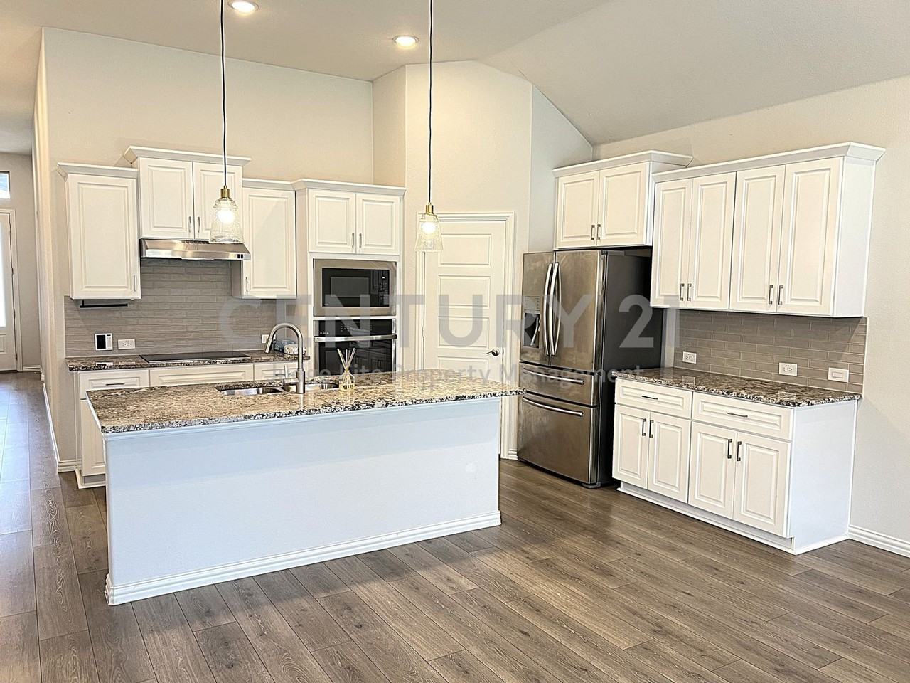 1310 Sundance Ln - Photo 3 of 17