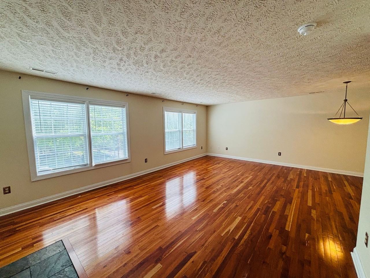305 Silver Leaf Dr - Photo 3 of 16