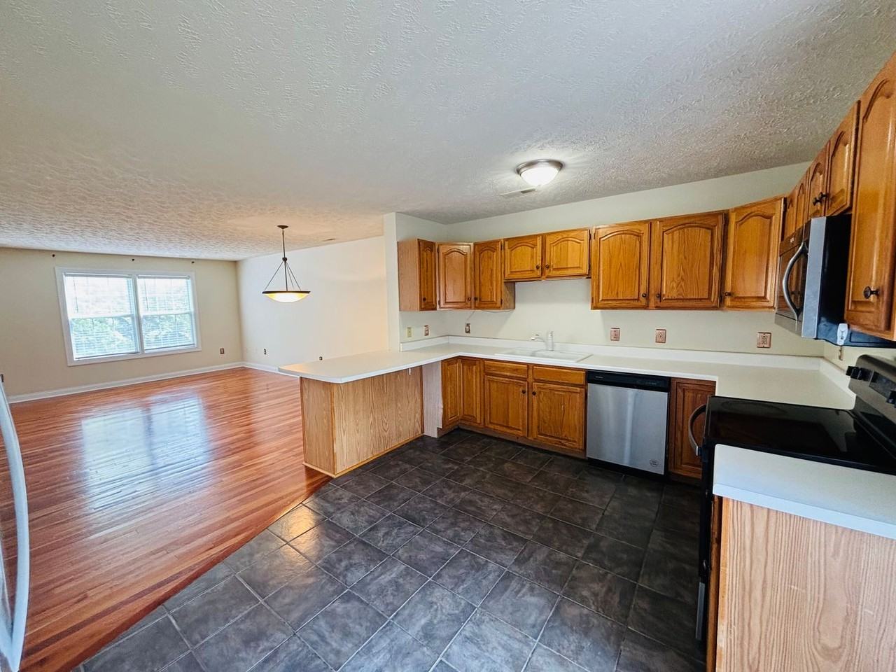 305 Silver Leaf Dr - Photo 5 of 16