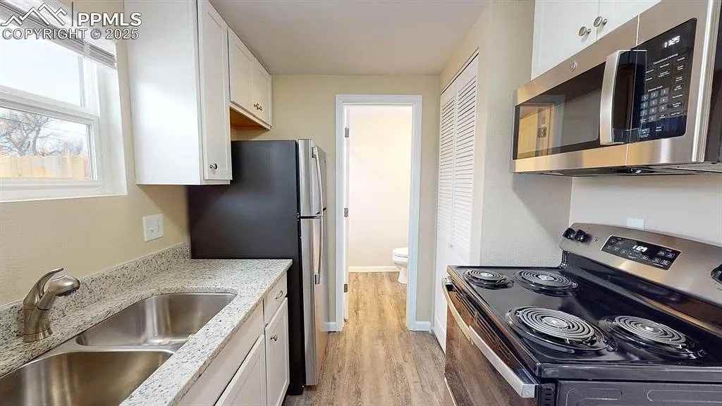 2411 E Saint Vrain St #101 - Photo 2 of 11