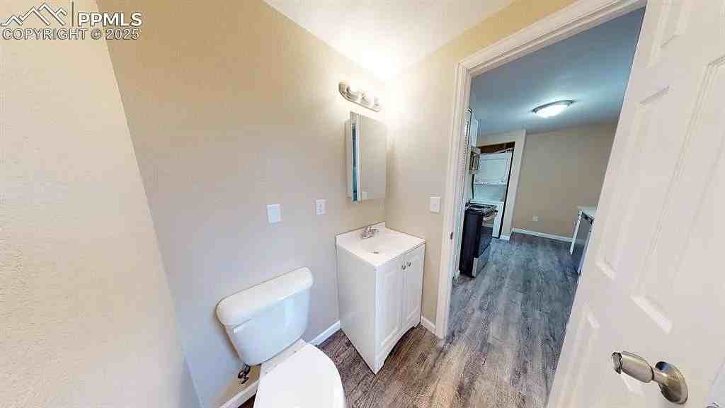 2411 E Saint Vrain St #101 - Photo 4 of 11