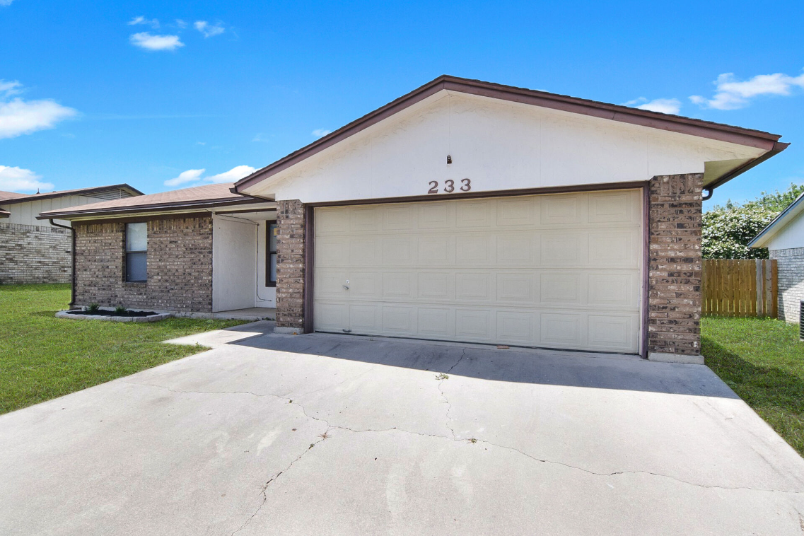 233 Bridle Dr #NA - Photo 2 of 17